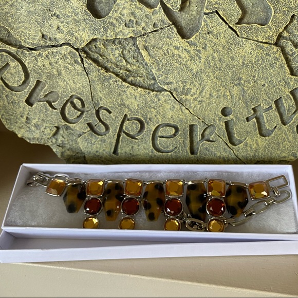 Lia Sophia women animal print amber colour cut crystal, signed necklace. Used. - Picture 12 of 12